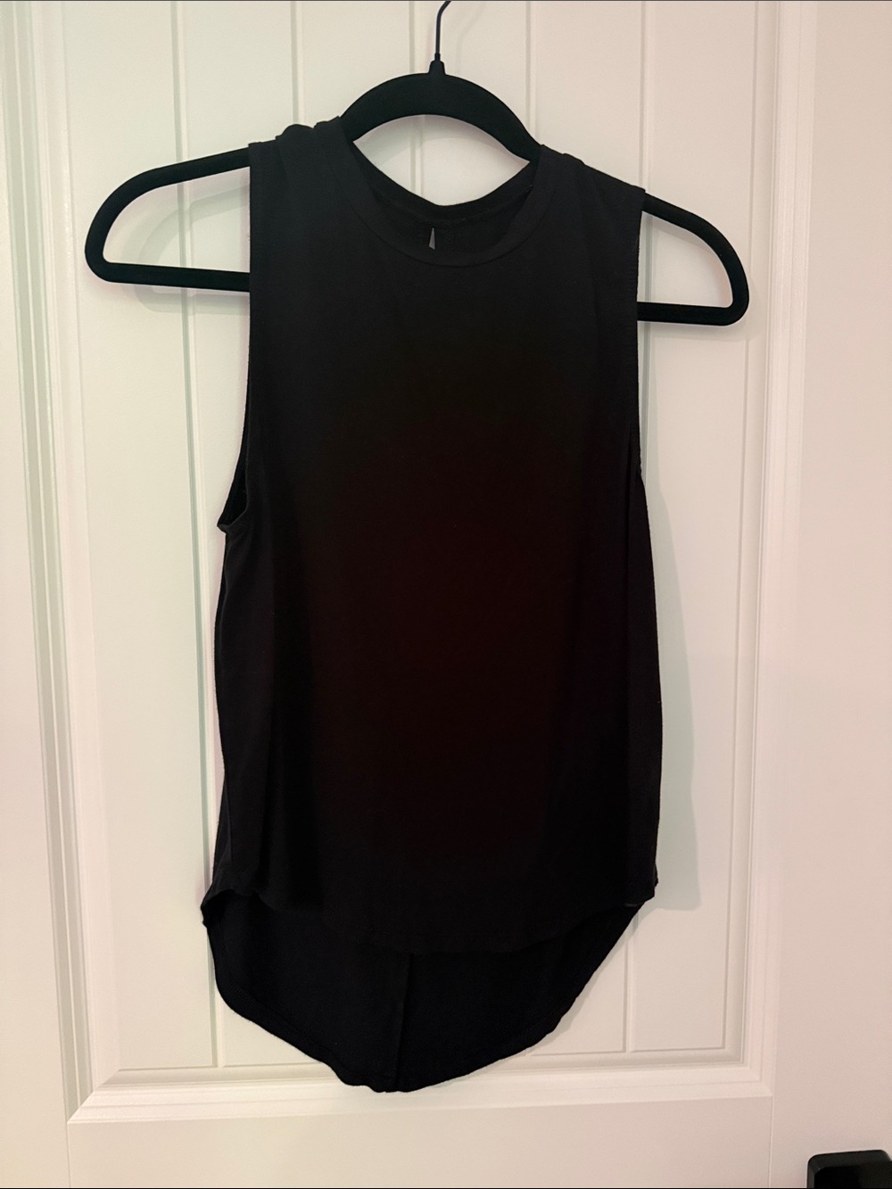 NUX Black High-Low Sleeveless Tank